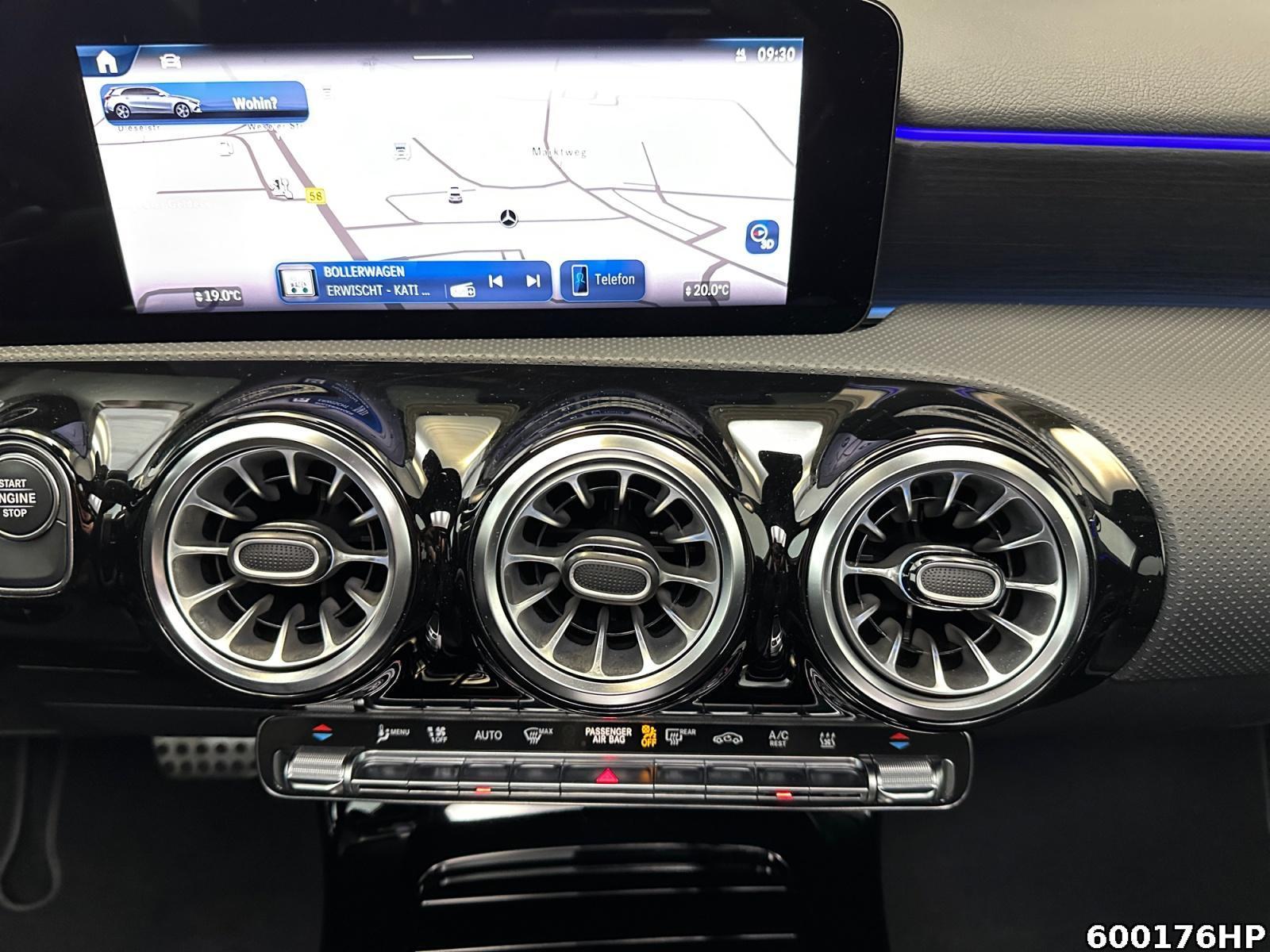 Fahrzeugabbildung Mercedes-Benz A 250 AMG Night Panorama Multibeam Burmester