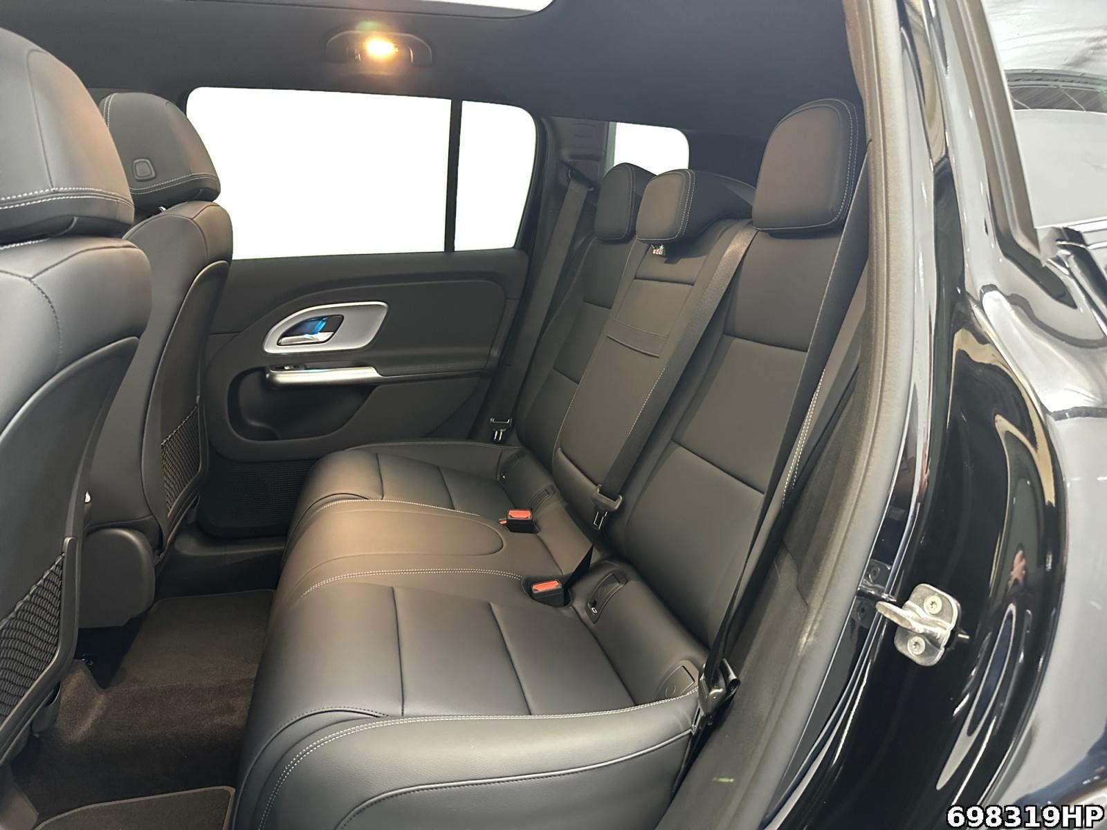 Fahrzeugabbildung Mercedes-Benz GLB 180 +AHK+NIGHT+MULTIBEAM+KEYLESS+WINTERPAK+