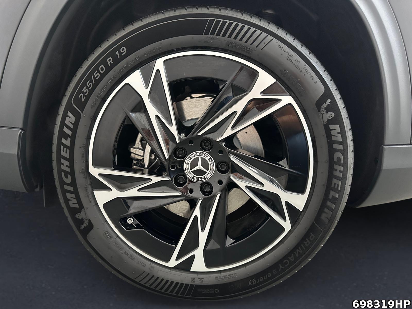 Fahrzeugabbildung Mercedes-Benz GLB 180 +AHK+NIGHT+MULTIBEAM+KEYLESS+WINTERPAK+