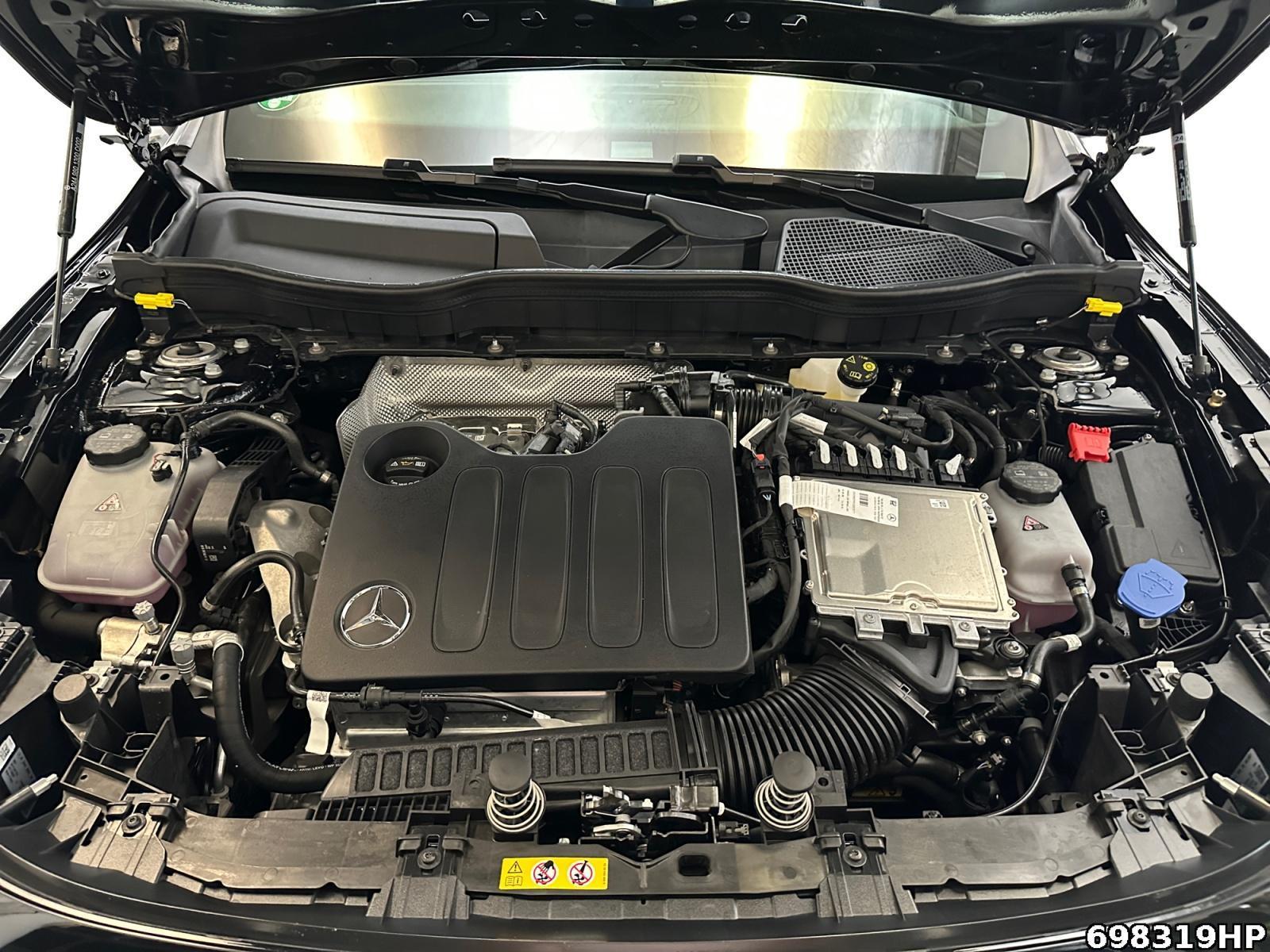 Fahrzeugabbildung Mercedes-Benz GLB 180 +AHK+NIGHT+MULTIBEAM+KEYLESS+WINTERPAK+
