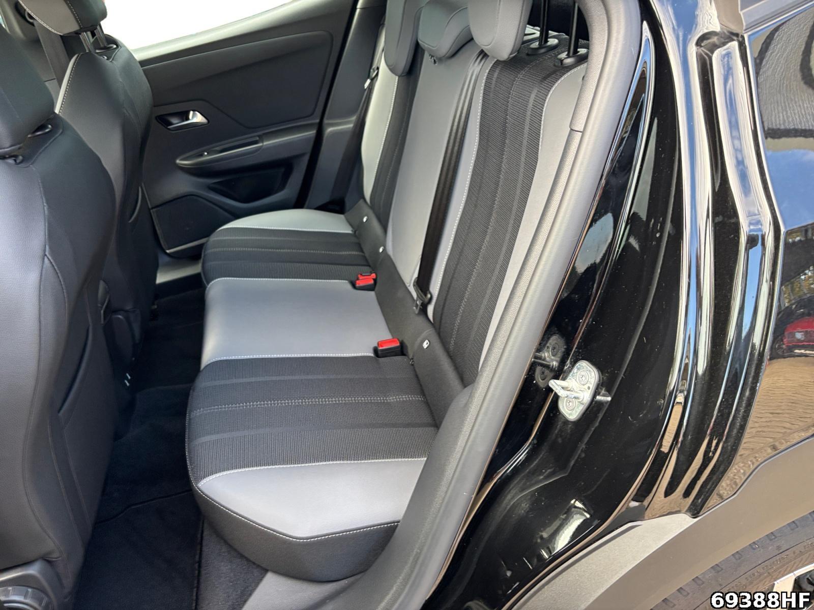 Fahrzeugabbildung Opel Mokka 1.2 Turbo Elegance (EURO 6e)