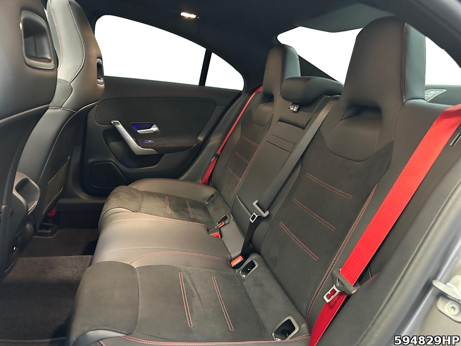 Fahrzeugabbildung Mercedes-Benz CLA 35 AMG 4M Aero+ Night Pano Multibeam Keyless