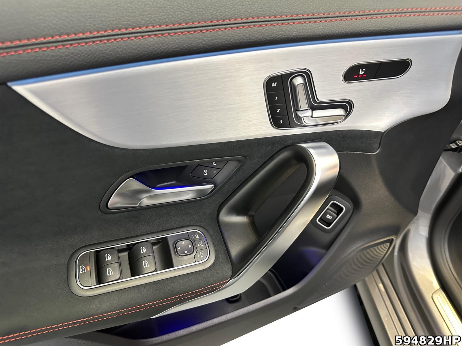 Fahrzeugabbildung Mercedes-Benz CLA 35 AMG 4M Aero+ Night Pano Multibeam Keyless