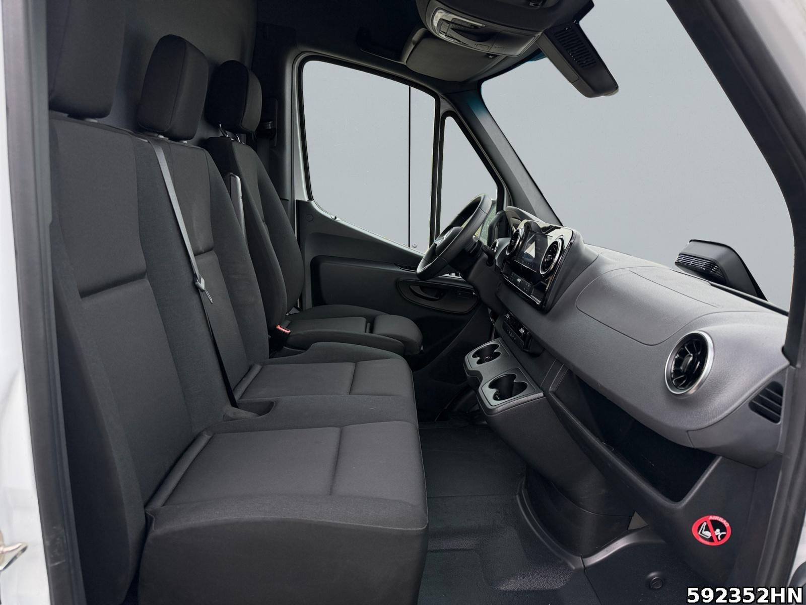 Fahrzeugabbildung Mercedes-Benz Sprinter 319CDI *MBUX*AHK*HOLZB*NAVI*LED*