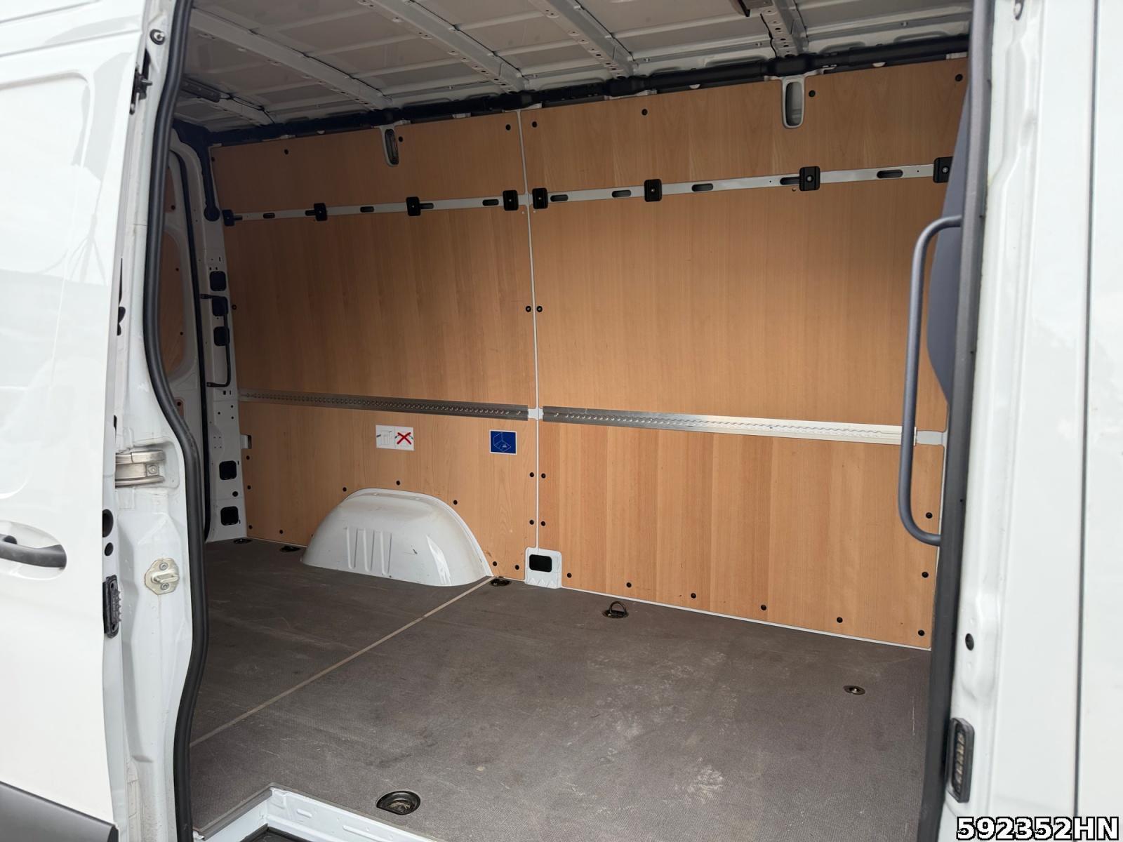 Fahrzeugabbildung Mercedes-Benz Sprinter 319CDI *MBUX*AHK*HOLZB*NAVI*LED*