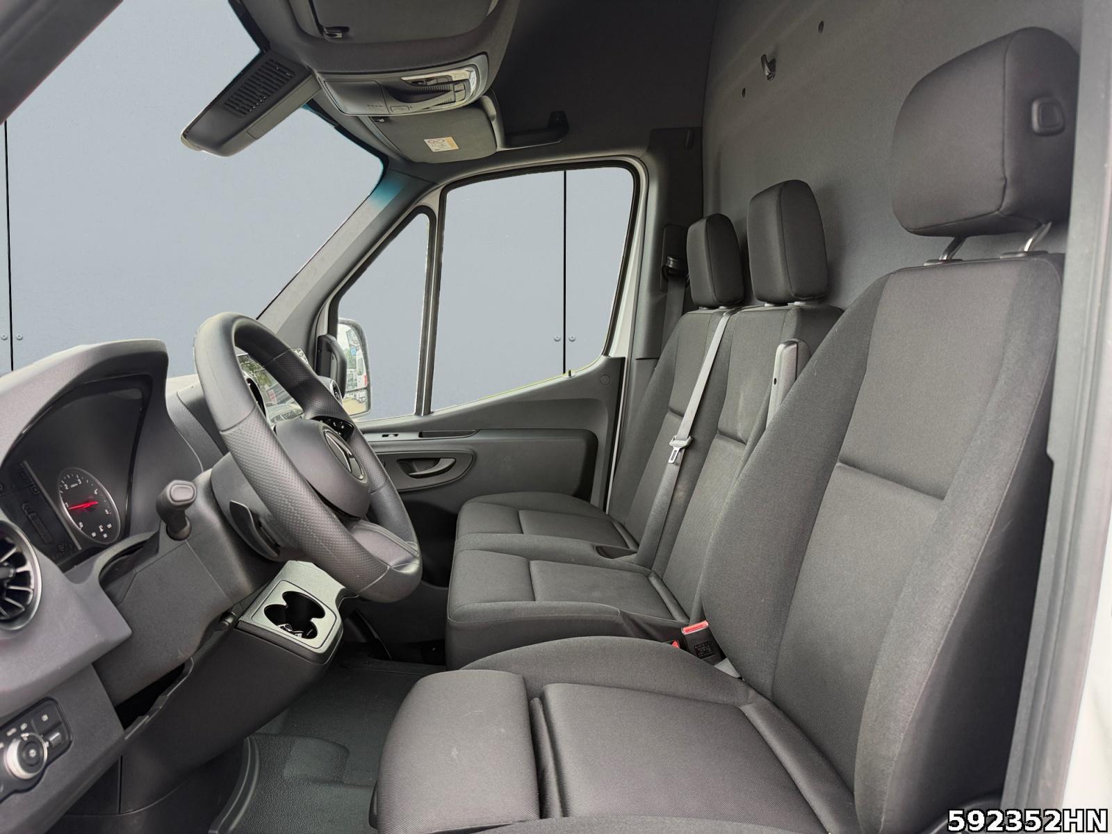 Fahrzeugabbildung Mercedes-Benz Sprinter 319CDI *MBUX*AHK*HOLZB*NAVI*LED*
