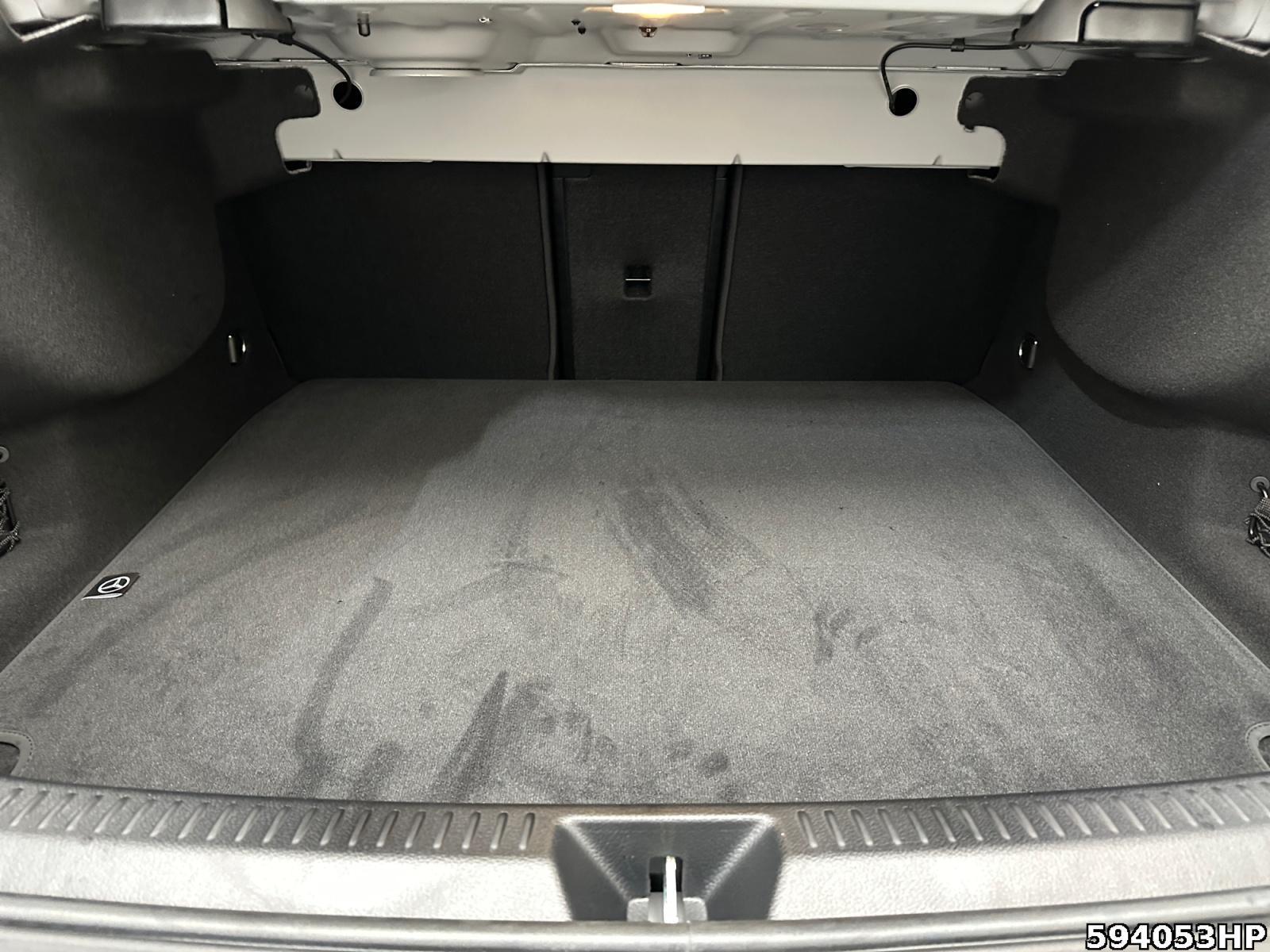 Fahrzeugabbildung Mercedes-Benz A 200 Limousine +AMG+STANDHZG+KAMERA+AHK+NIGHT++