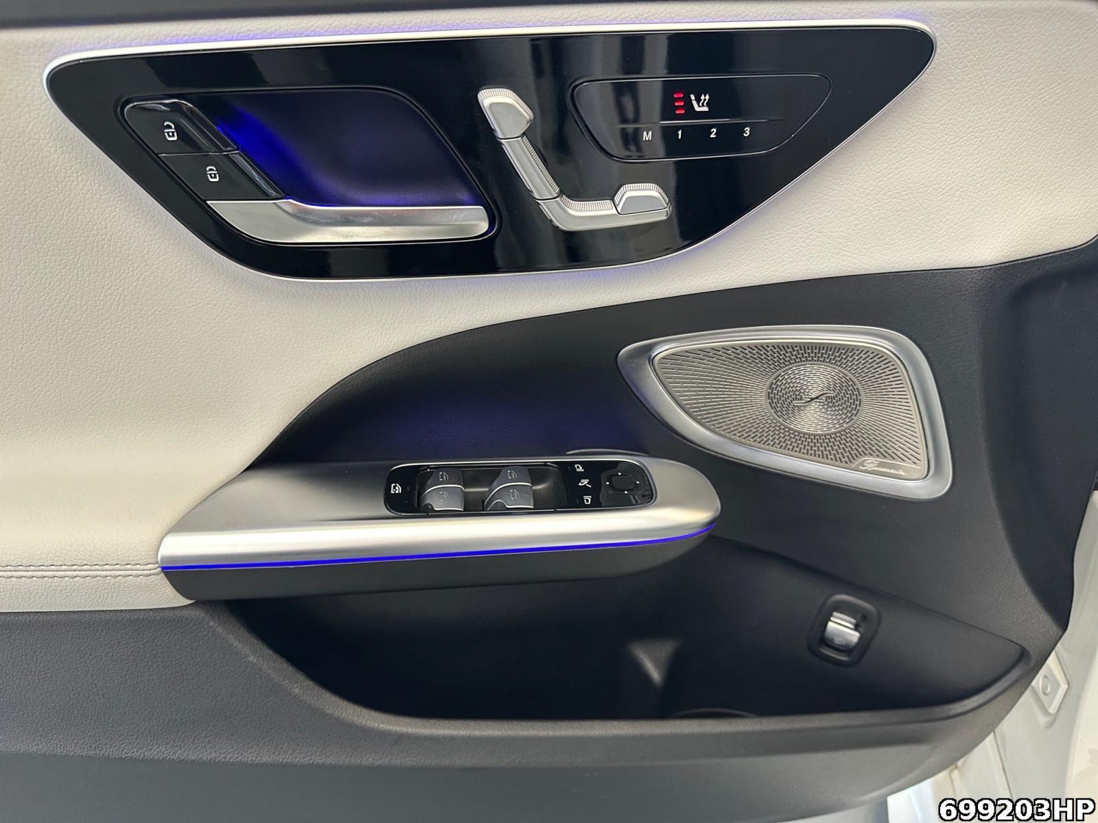 Fahrzeugabbildung Mercedes-Benz C 180 T AMG Night Memory Pano Burmester AHK 360