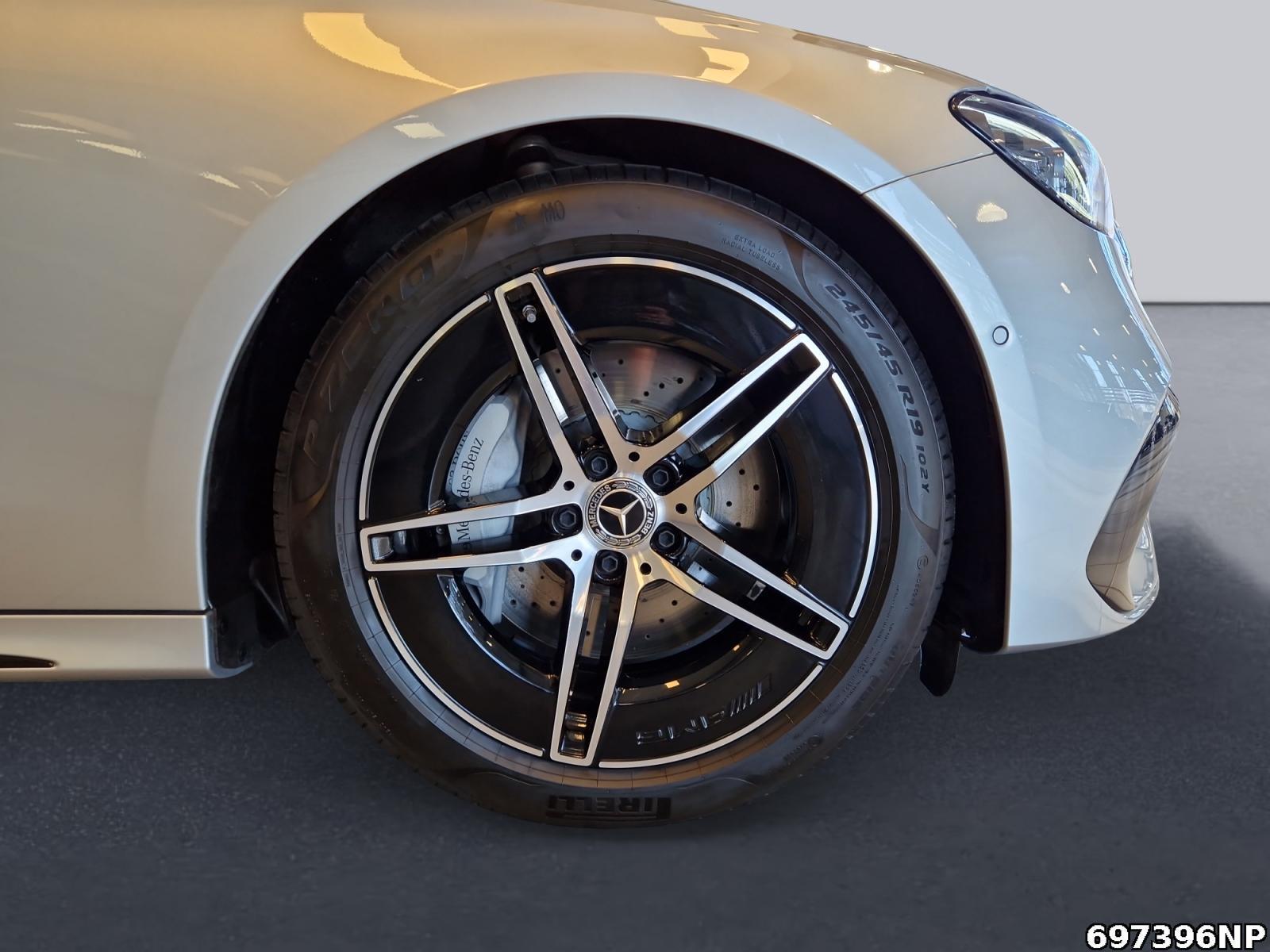 Fahrzeugabbildung Mercedes-Benz E 220 d T AMG Night Digital-Light AHK 360° Totw