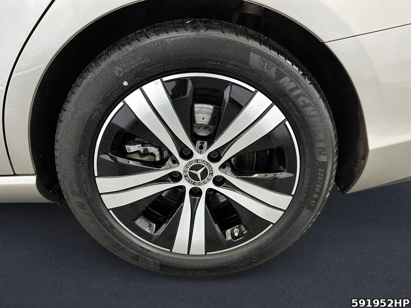 Fahrzeugabbildung Mercedes-Benz C 180 T Avantgarde AHK Rückfahrk. Ambientebel.