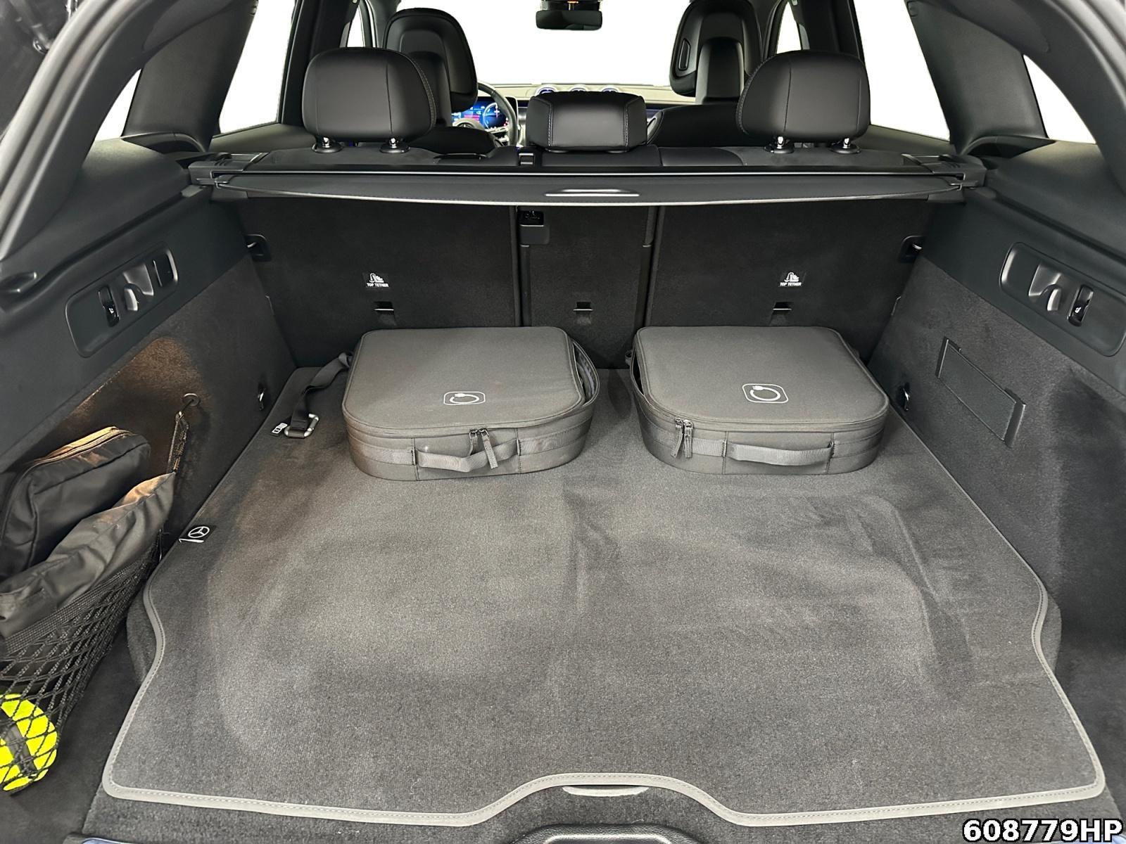 Fahrzeugabbildung Mercedes-Benz GLC 300 e 4M AMG AHK Night 360° Memory Sitzhzg.