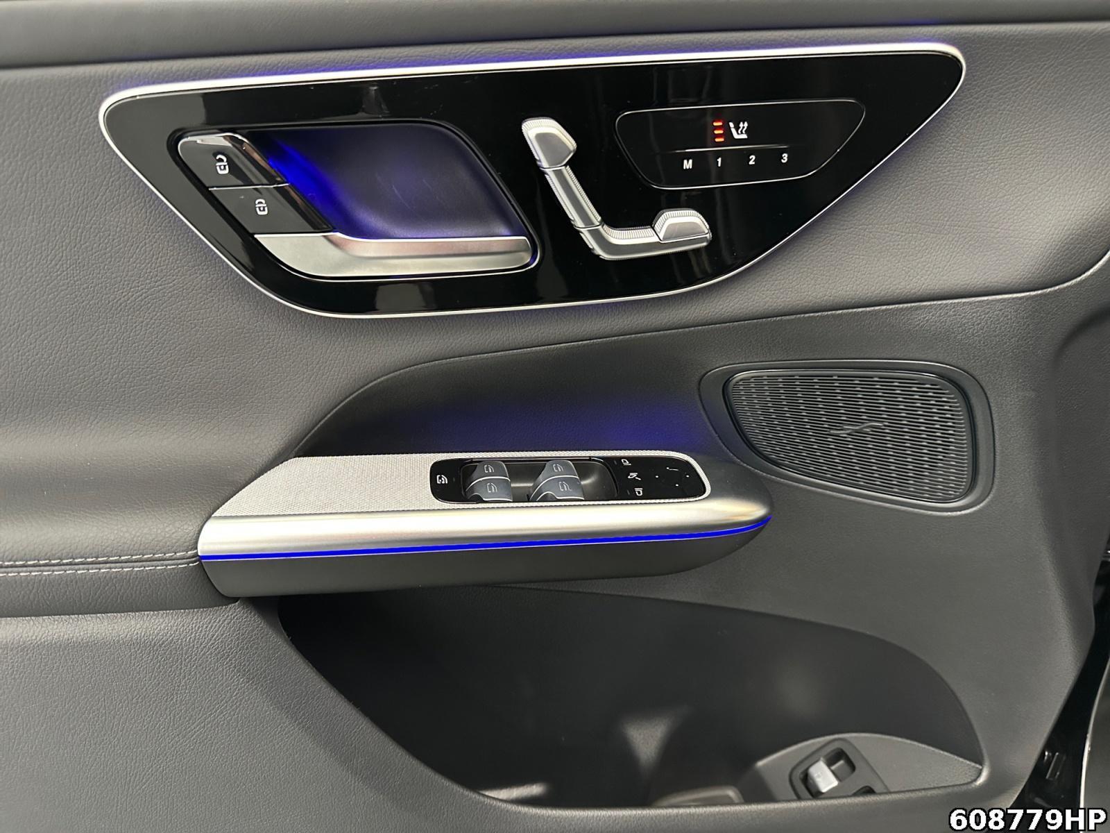 Fahrzeugabbildung Mercedes-Benz GLC 300 e 4M AMG AHK Night 360° Memory Sitzhzg.