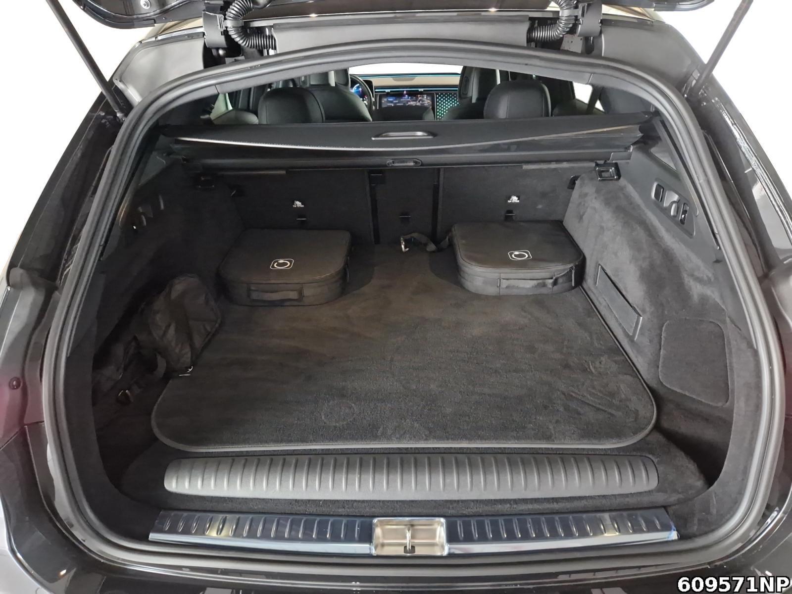 Fahrzeugabbildung Mercedes-Benz E 300 T e AMG Pano AHK 360° DISTRONIC KEYLESS