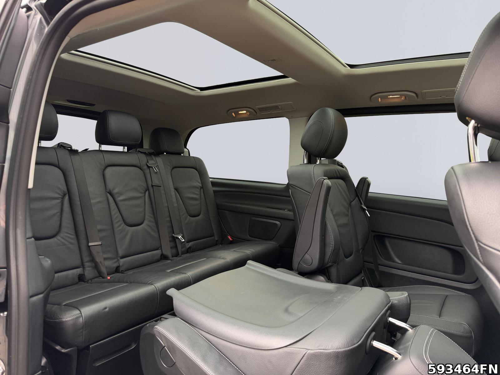 Fahrzeugabbildung Mercedes-Benz V 300 ED/L *4x4*LIEGE*STHZ*PANO*LEDER*MBUX*NAVI