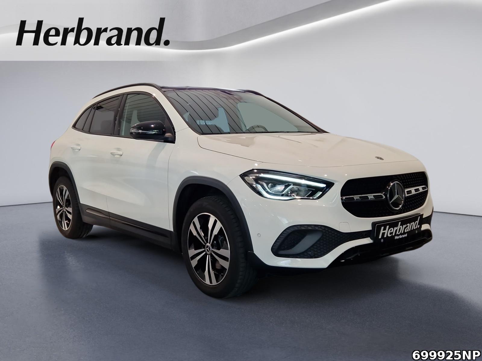Fahrzeugabbildung Mercedes-Benz GLA 180 Progressive Night Panorama Ambi