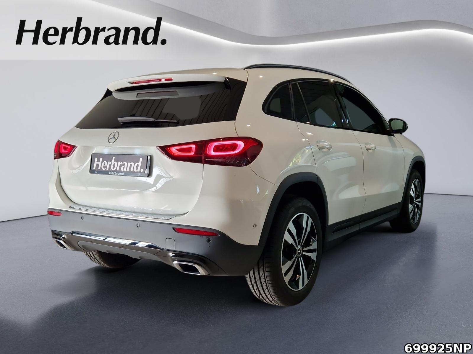 Fahrzeugabbildung Mercedes-Benz GLA 180 Progressive Night Panorama Ambi