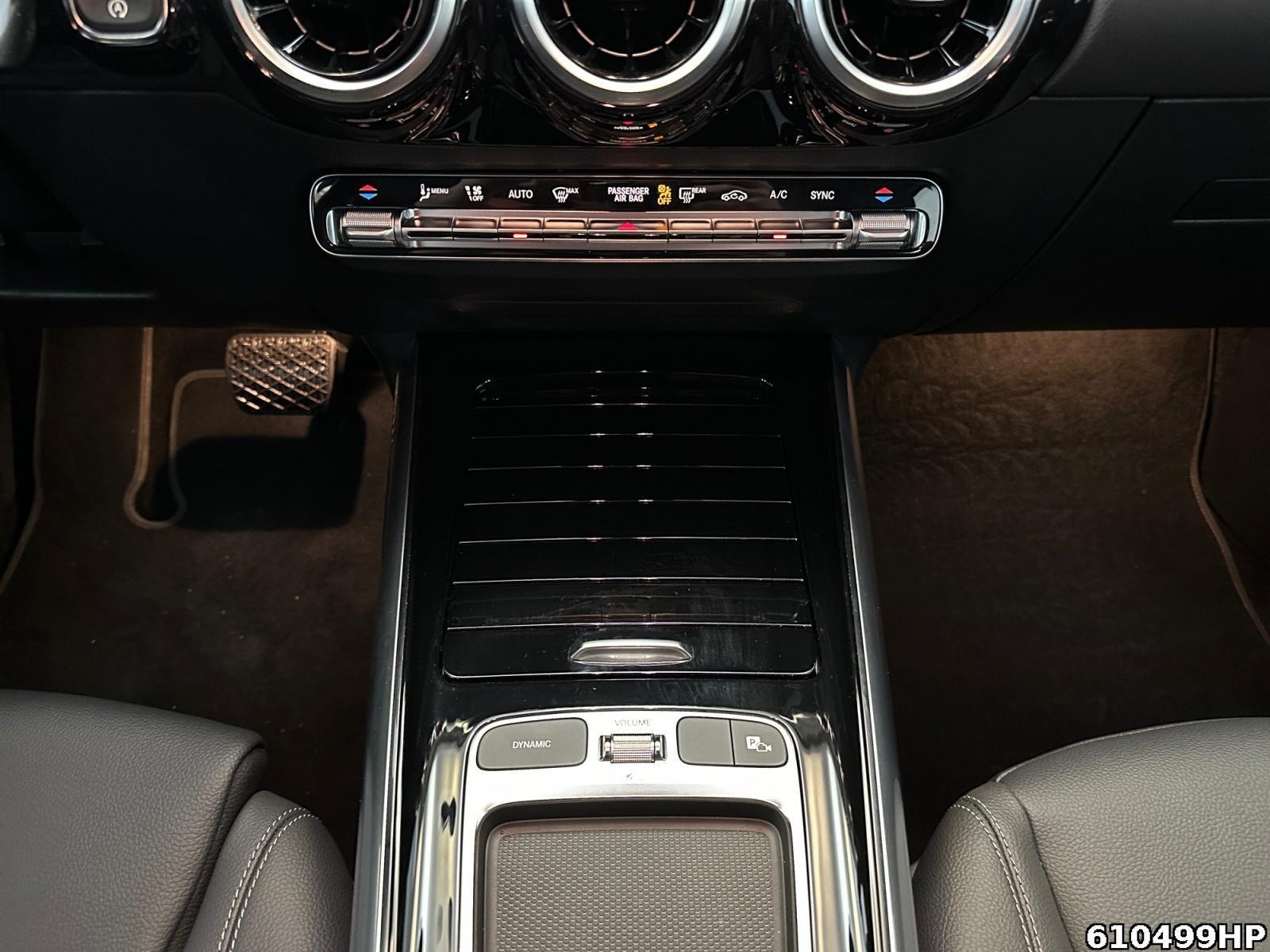 Fahrzeugabbildung Mercedes-Benz GLA 200 Progressive AHK Rückfahrkamera LED Diebs
