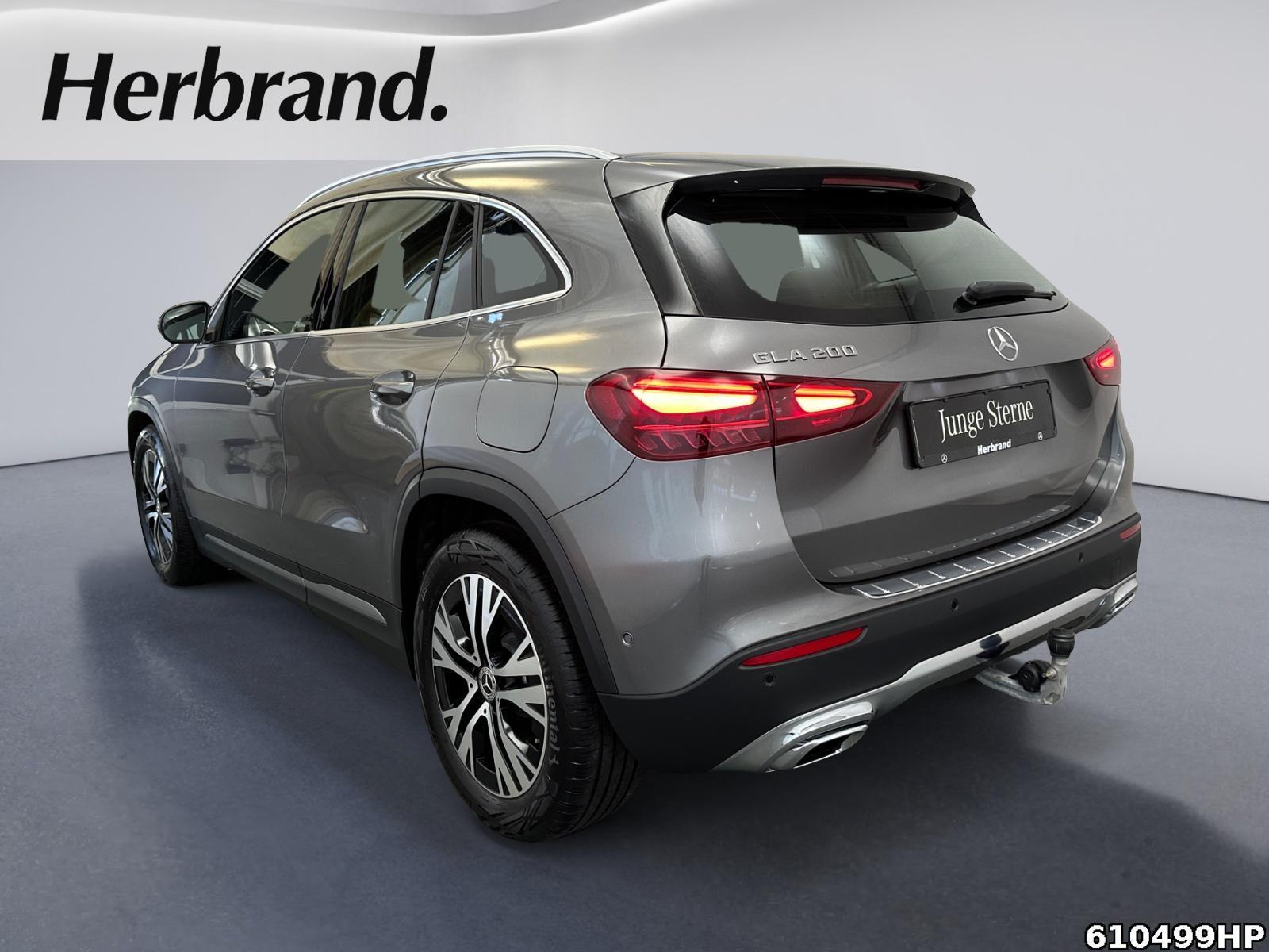 Fahrzeugabbildung Mercedes-Benz GLA 200 Progressive AHK Rückfahrkamera LED Diebs