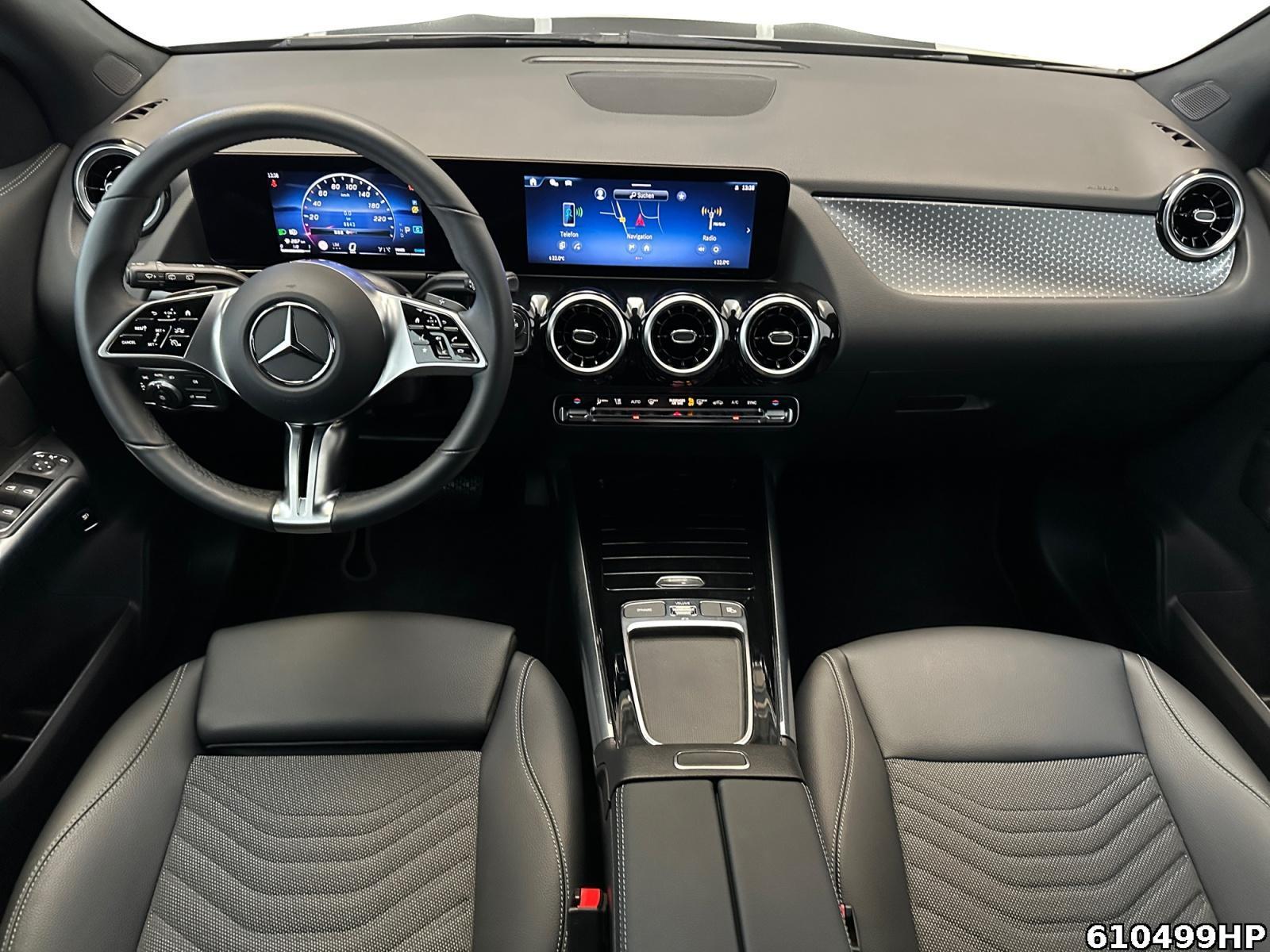 Fahrzeugabbildung Mercedes-Benz GLA 200 Progressive AHK Rückfahrkamera LED Diebs