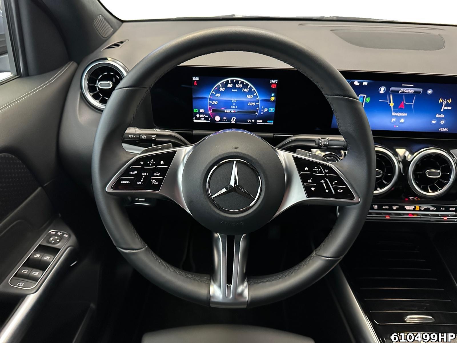 Fahrzeugabbildung Mercedes-Benz GLA 200 Progressive AHK Rückfahrkamera LED Diebs