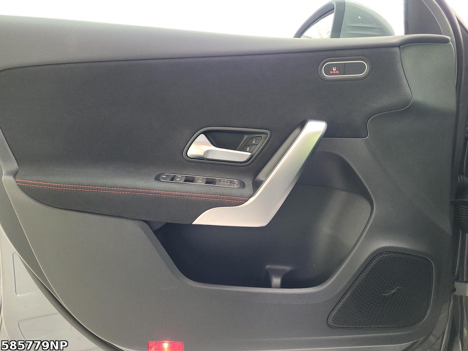 Fahrzeugabbildung Mercedes-Benz A 180 AMG TotwinkelAssyst. Ambiente Keyless