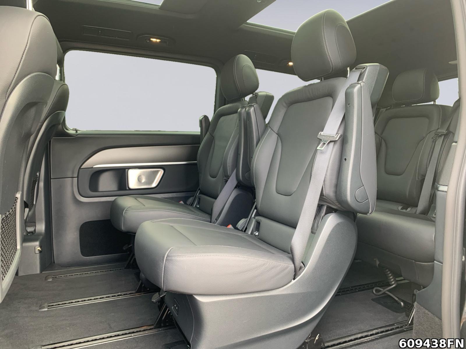 Fahrzeugabbildung Mercedes-Benz V 300 AVG/L AMG PANO-DACH*AIRMATIC*STANDHEIZ*AHK