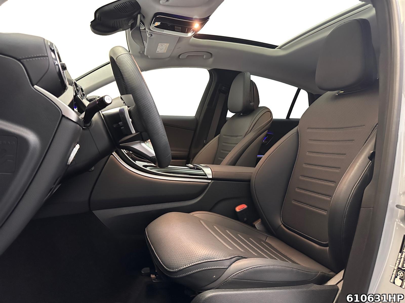 Fahrzeugabbildung Mercedes-Benz GLC 300 de 4M AMG Coupé Pano AHK 360° Night 20