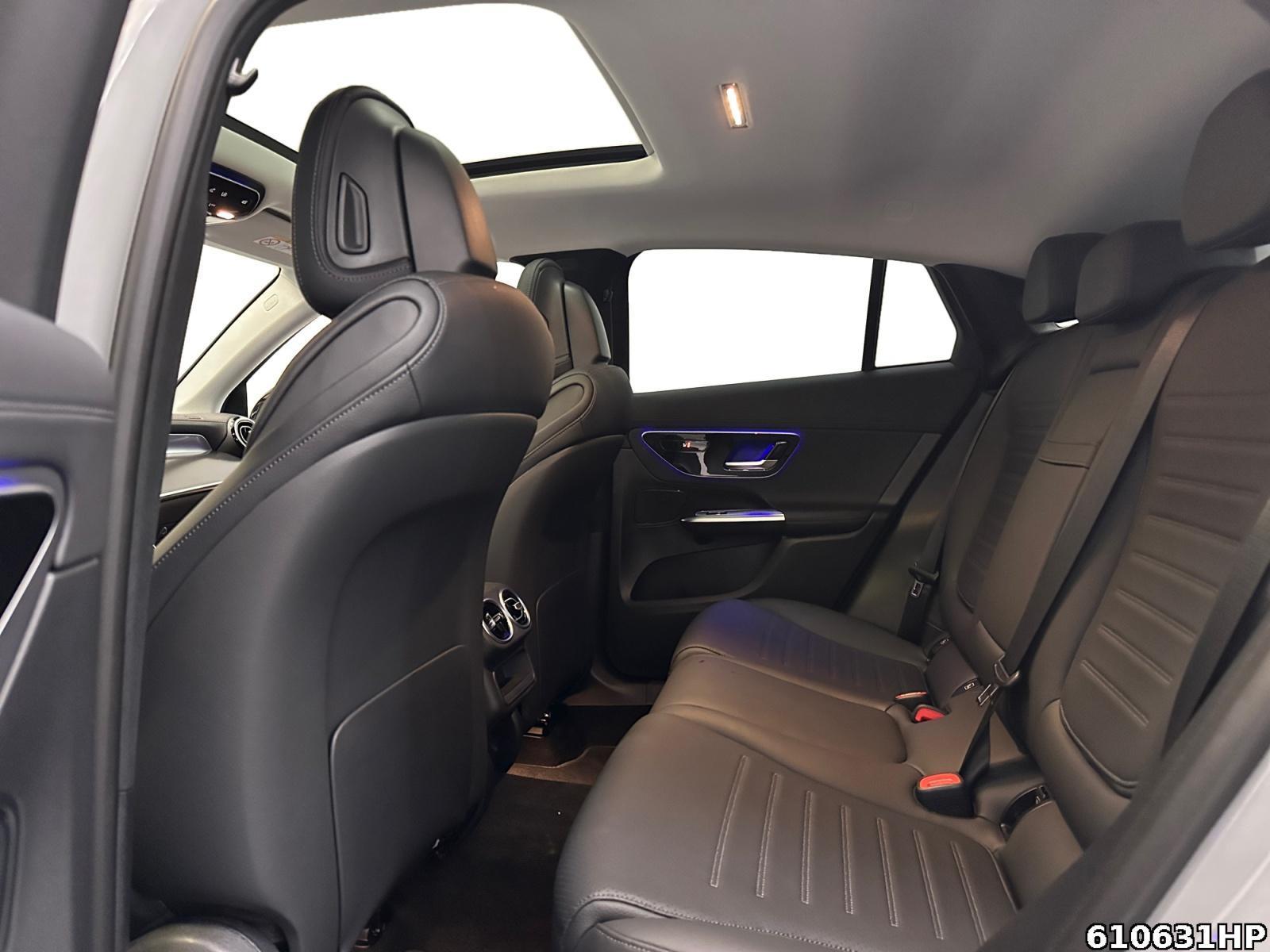 Fahrzeugabbildung Mercedes-Benz GLC 300 de 4M AMG Coupé Pano AHK 360° Night 20