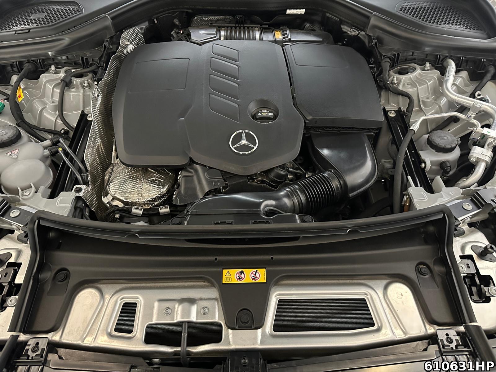 Fahrzeugabbildung Mercedes-Benz GLC 300 de 4M AMG Coupé Pano AHK 360° Night 20