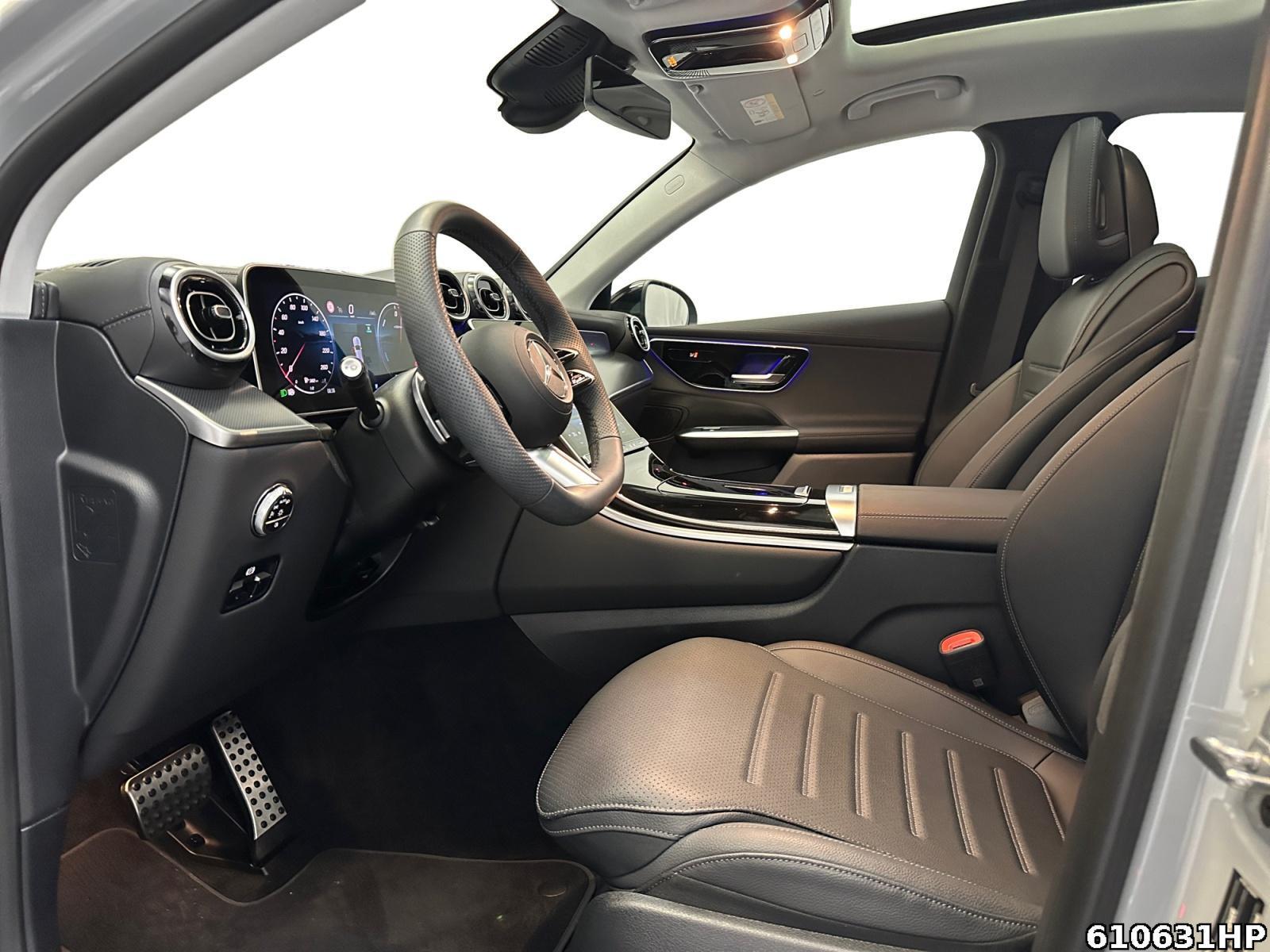 Fahrzeugabbildung Mercedes-Benz GLC 300 de 4M AMG Coupé Pano AHK 360° Night 20