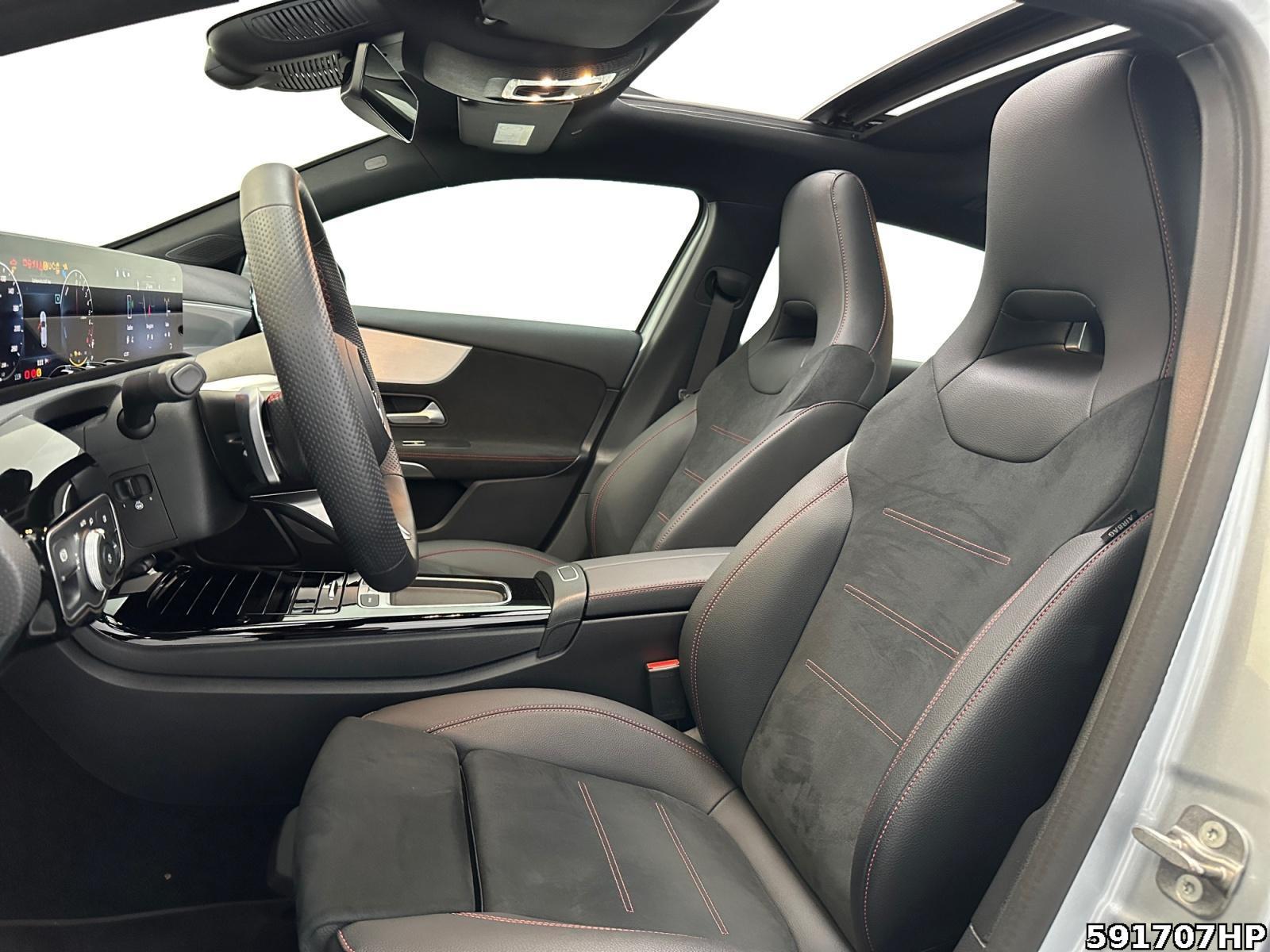 Fahrzeugabbildung Mercedes-Benz A 250 AMG Pano Ambiente Keyless Kamera 18