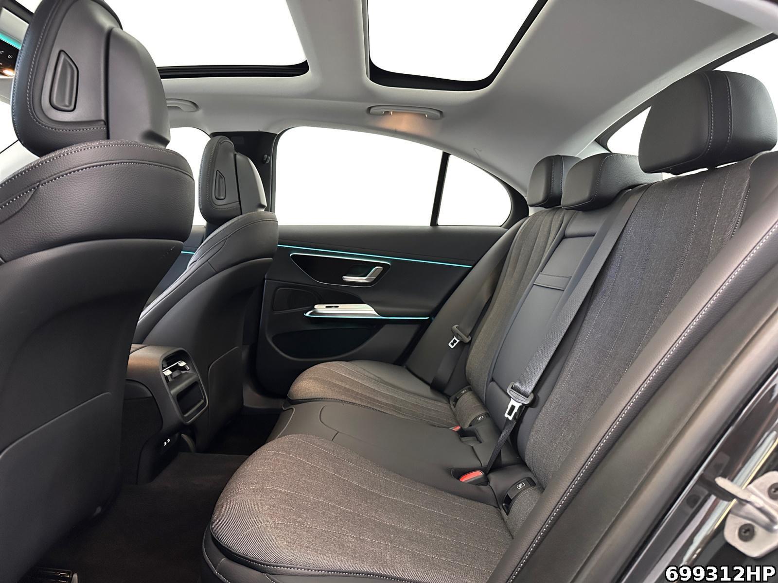 Fahrzeugabbildung Mercedes-Benz E 300 Avantgarde Pano Distronic Totwinkel