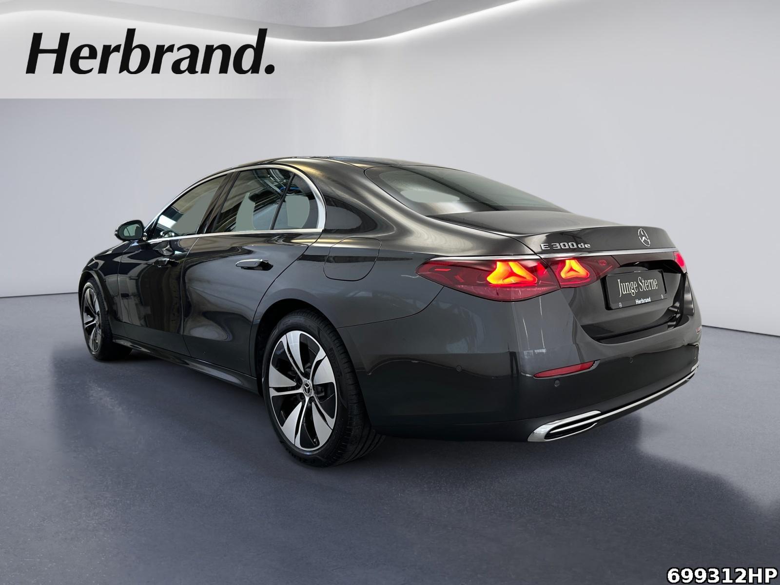 Fahrzeugabbildung Mercedes-Benz E 300 Avantgarde Pano Distronic Totwinkel