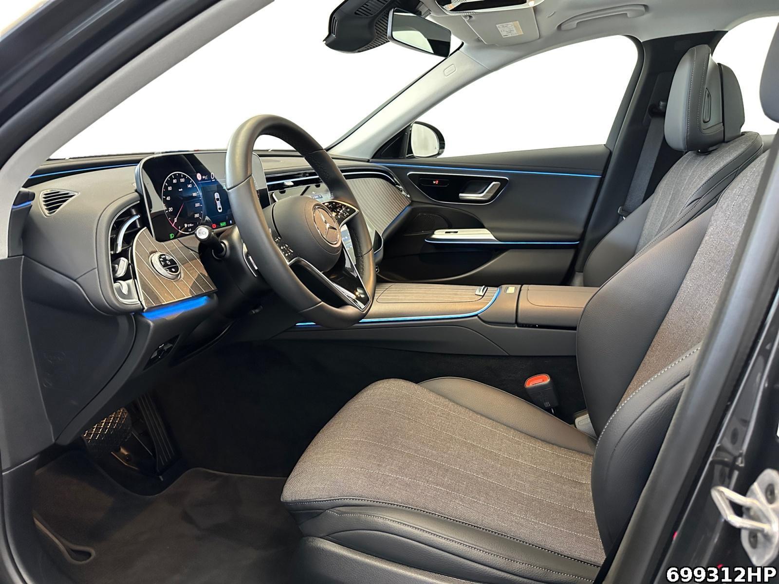 Fahrzeugabbildung Mercedes-Benz E 300 Avantgarde Pano Distronic Totwinkel