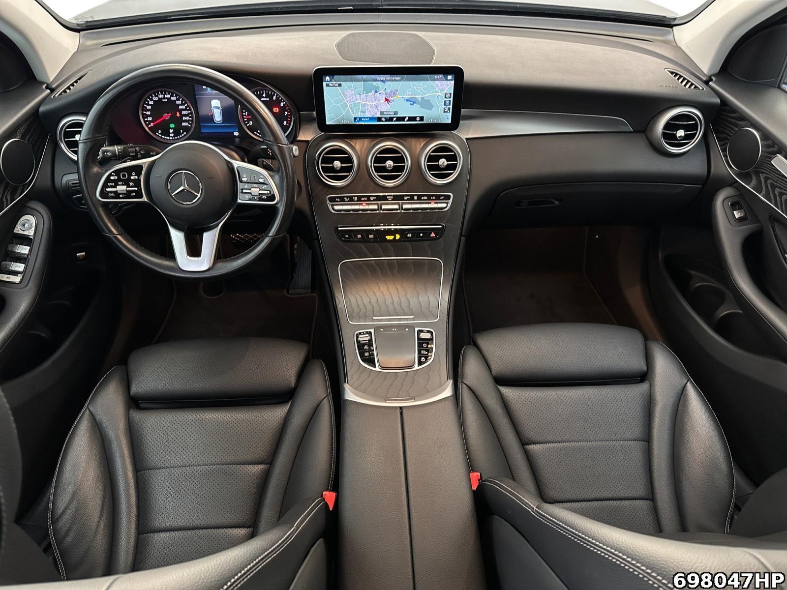 Fahrzeugabbildung Mercedes-Benz GLC 300 e 4M AHK Rückfahrkamera CarPlay LED SHZ