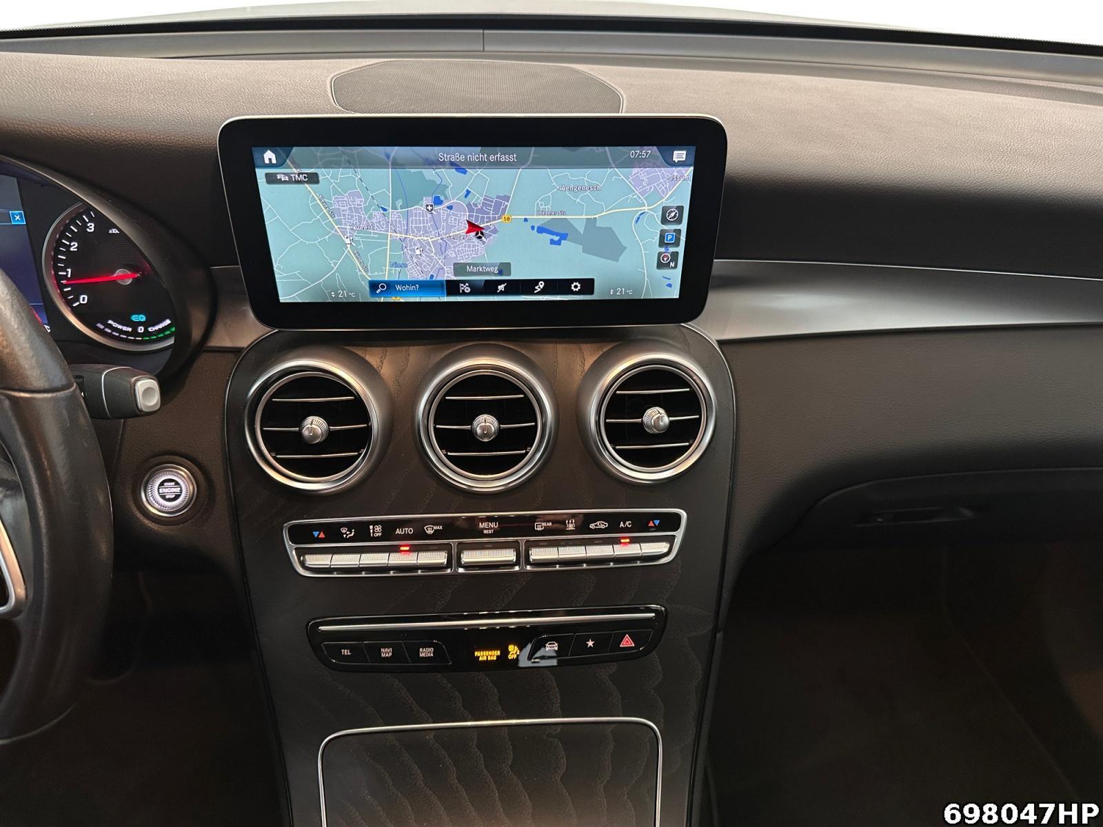 Fahrzeugabbildung Mercedes-Benz GLC 300 e 4M AHK Rückfahrkamera CarPlay LED SHZ