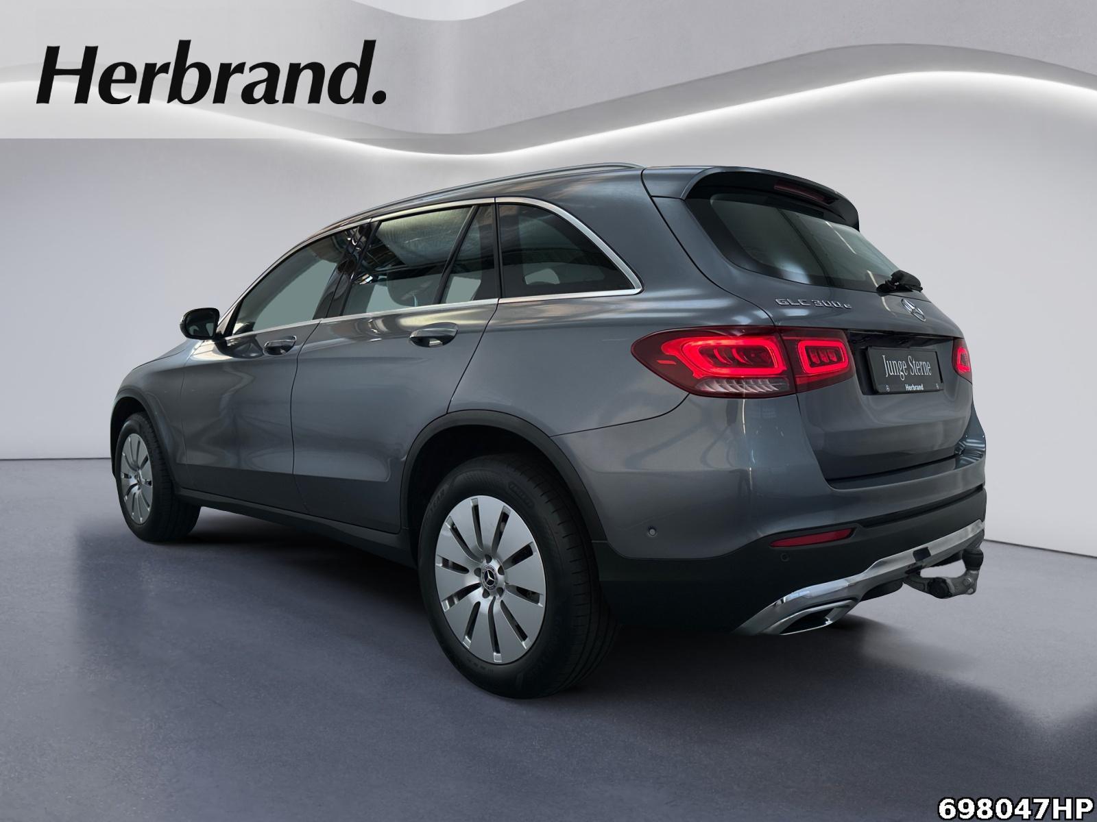 Fahrzeugabbildung Mercedes-Benz GLC 300 e 4M AHK Rückfahrkamera CarPlay LED SHZ