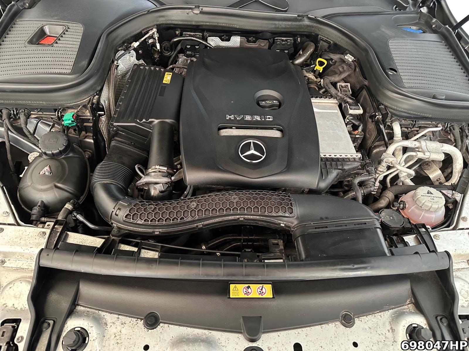 Fahrzeugabbildung Mercedes-Benz GLC 300 e 4M AHK Rückfahrkamera CarPlay LED SHZ