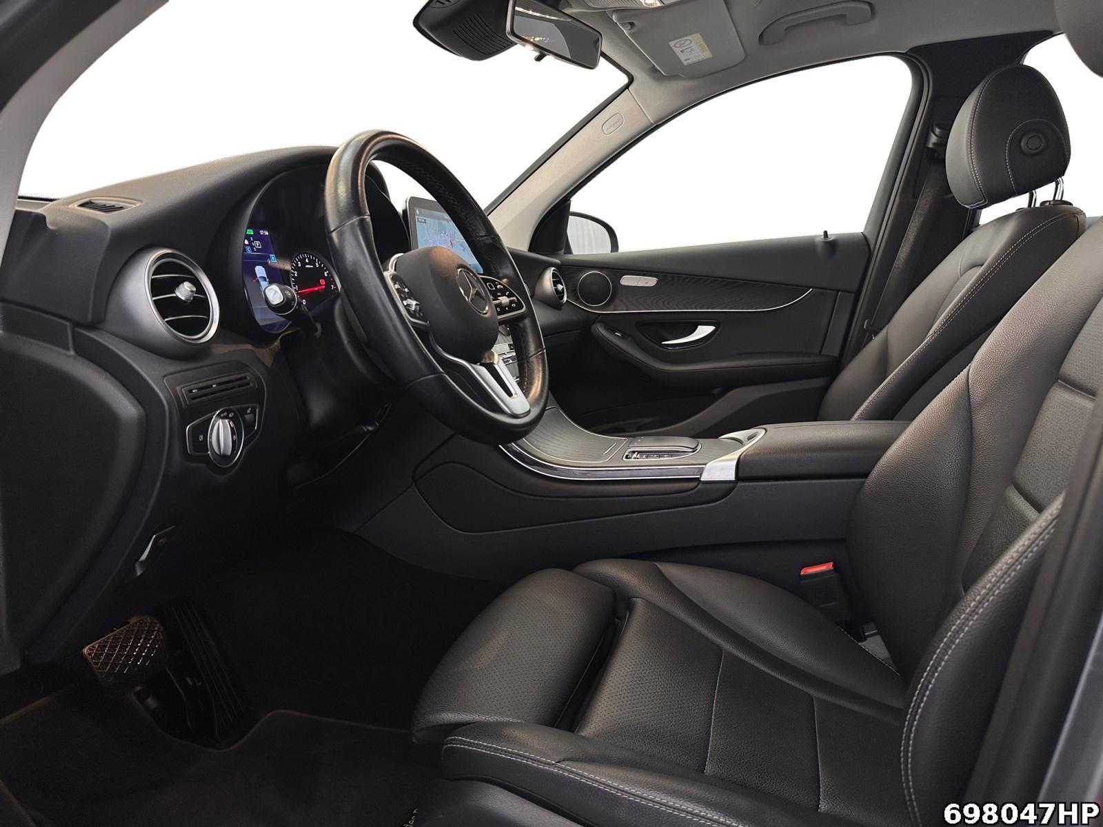 Fahrzeugabbildung Mercedes-Benz GLC 300 e 4M AHK Rückfahrkamera CarPlay LED SHZ