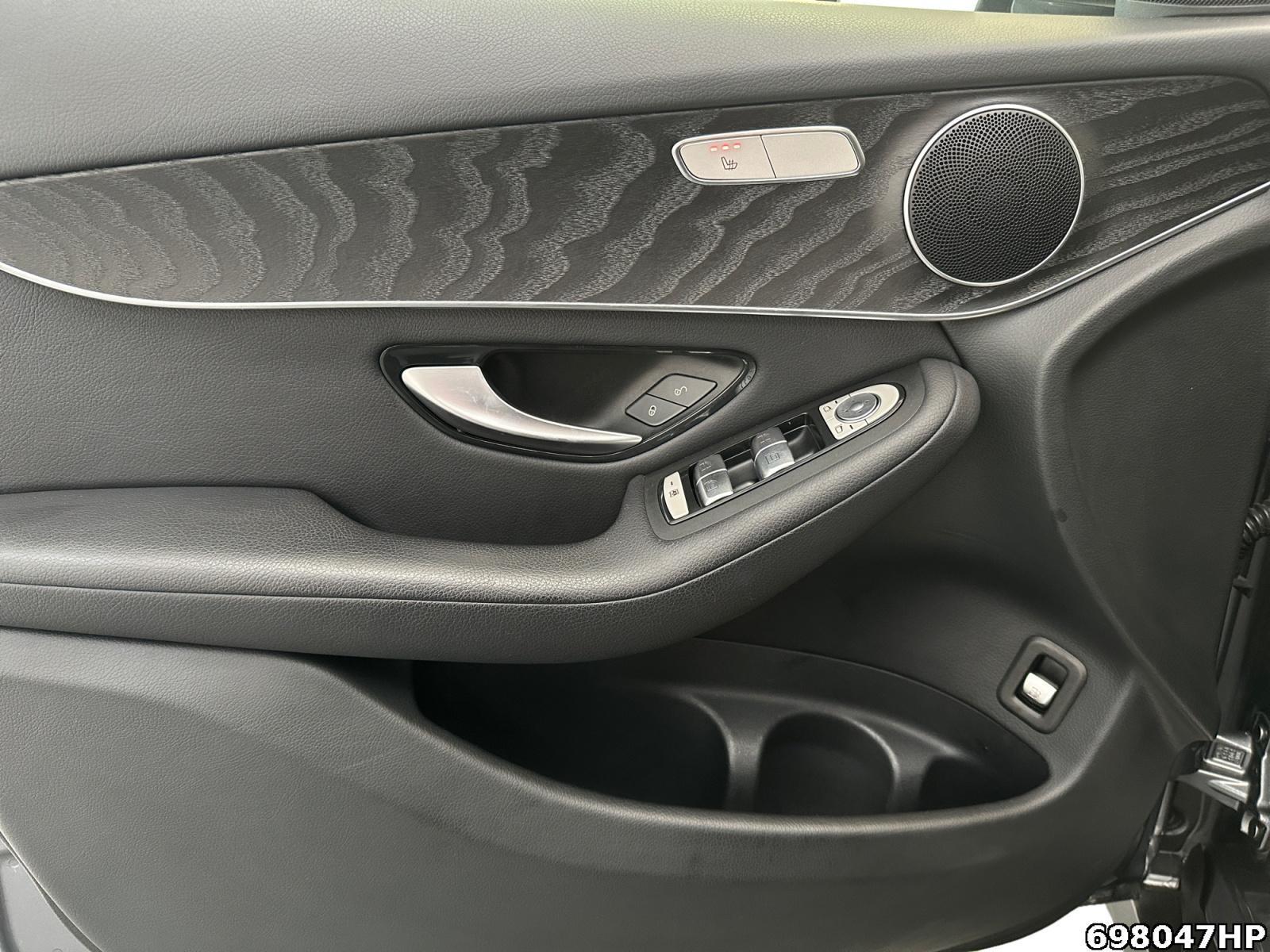 Fahrzeugabbildung Mercedes-Benz GLC 300 e 4M AHK Rückfahrkamera CarPlay LED SHZ