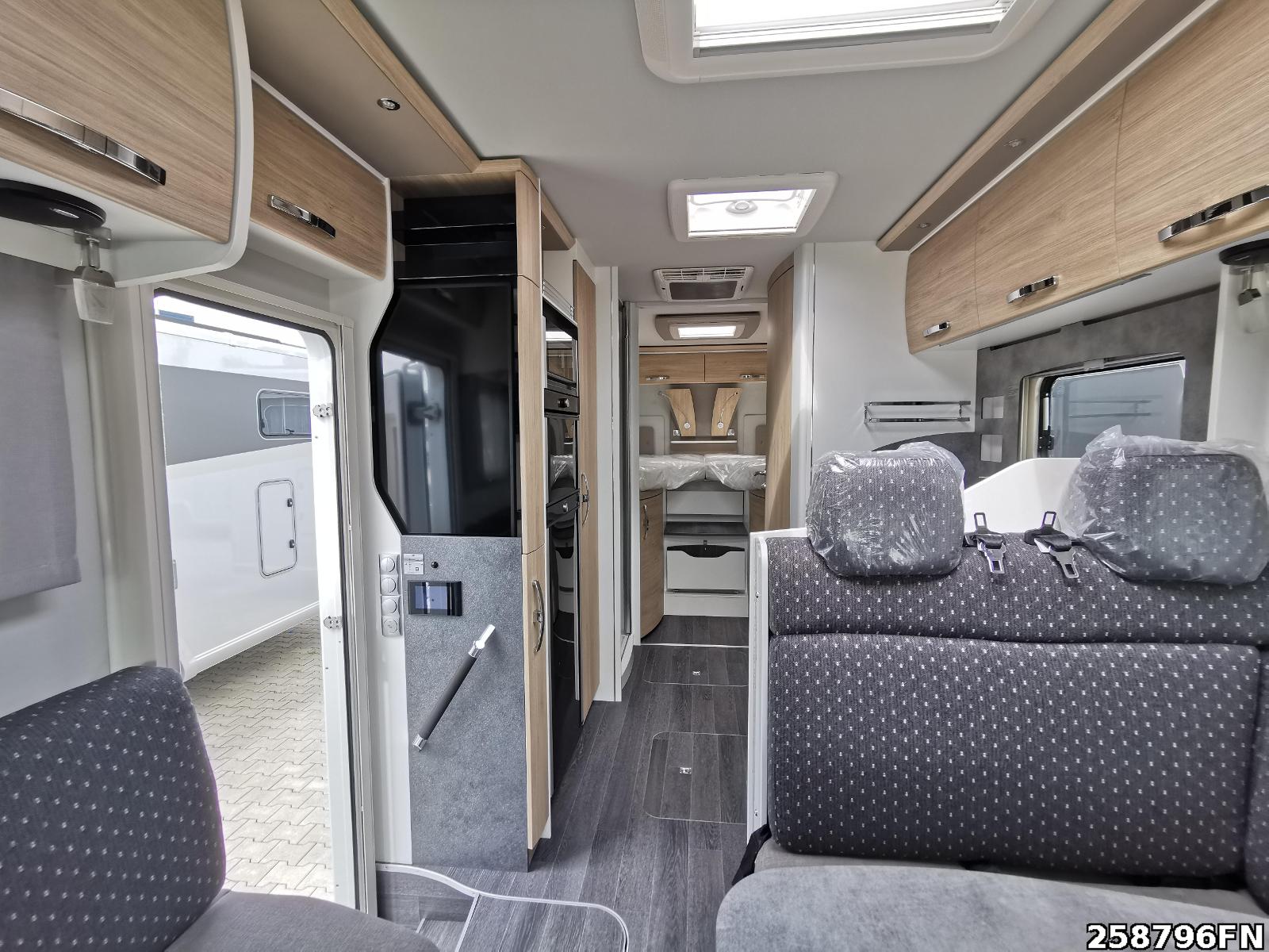 Fahrzeugabbildung Frankia Platin 8400 GD Silber **AKTION**