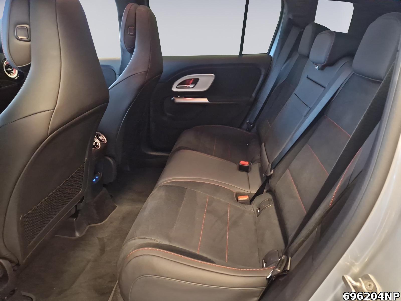 Fahrzeugabbildung Mercedes-Benz GLB 250 +AMG+360°+AHK+MULTIBEAM+KEYLESS GO+