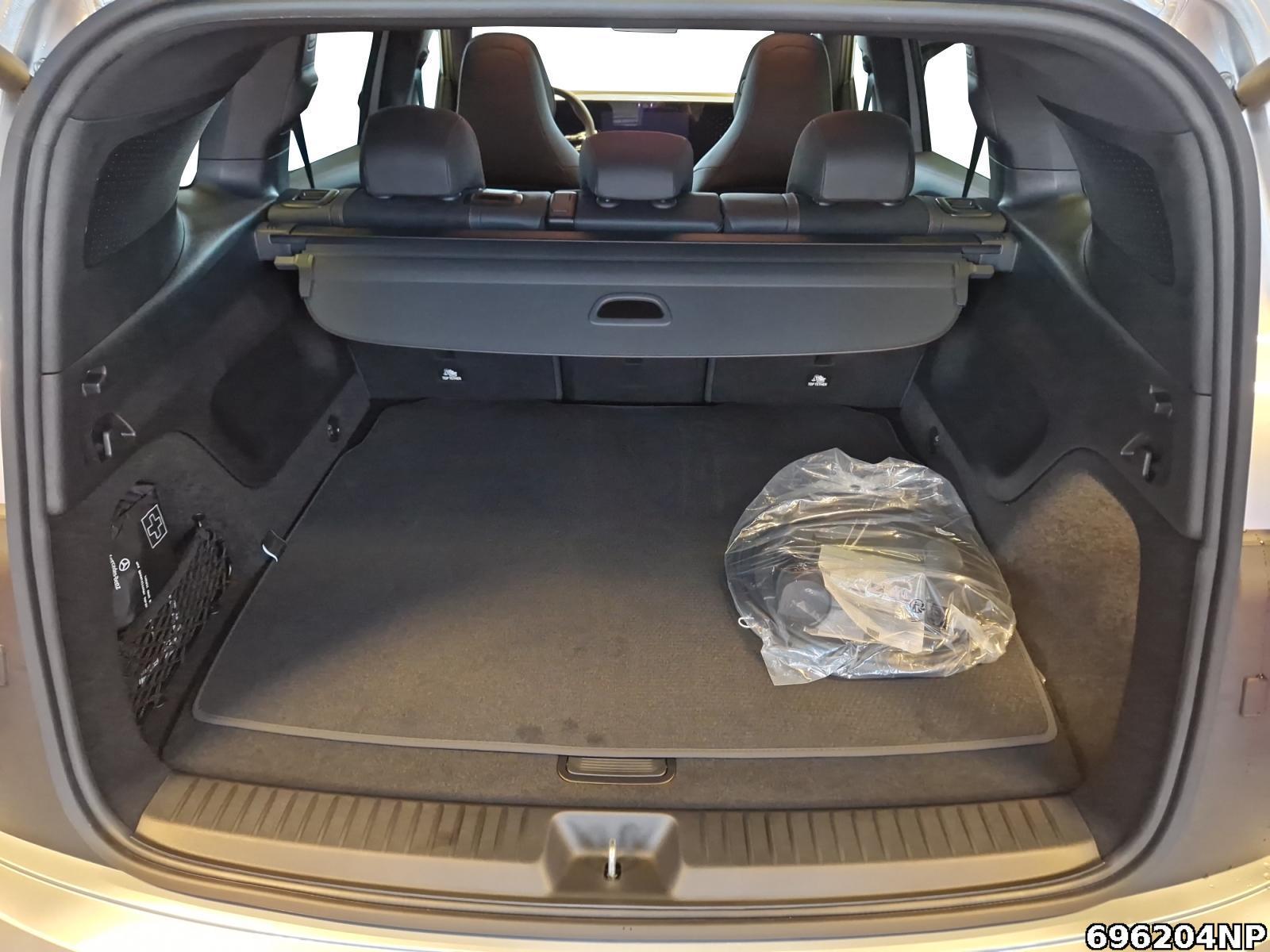 Fahrzeugabbildung Mercedes-Benz GLB 250 +AMG+360°+AHK+MULTIBEAM+KEYLESS GO+