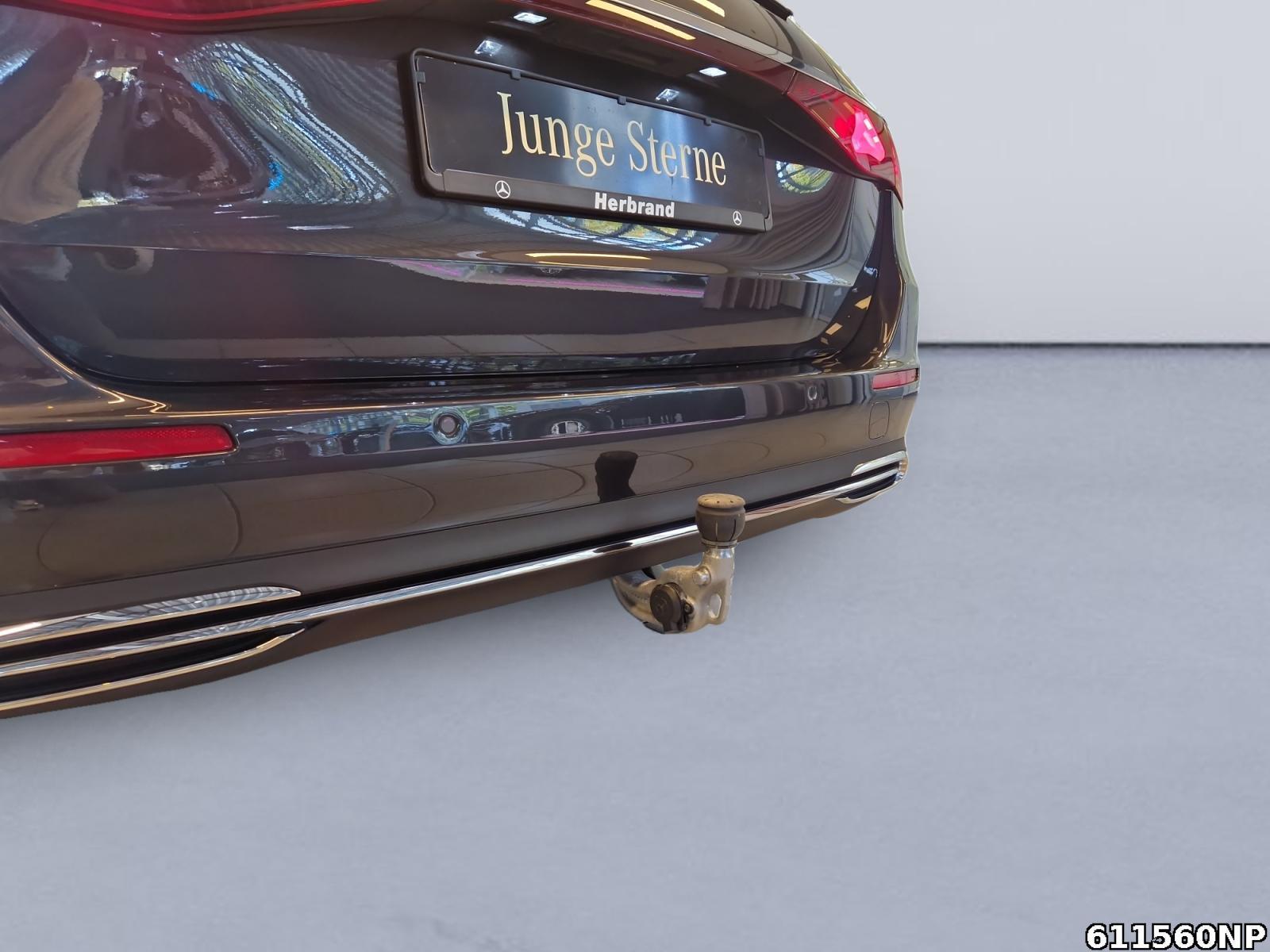 Fahrzeugabbildung Mercedes-Benz E 300 T Exclusive Premium+ Pano AHK Burmester