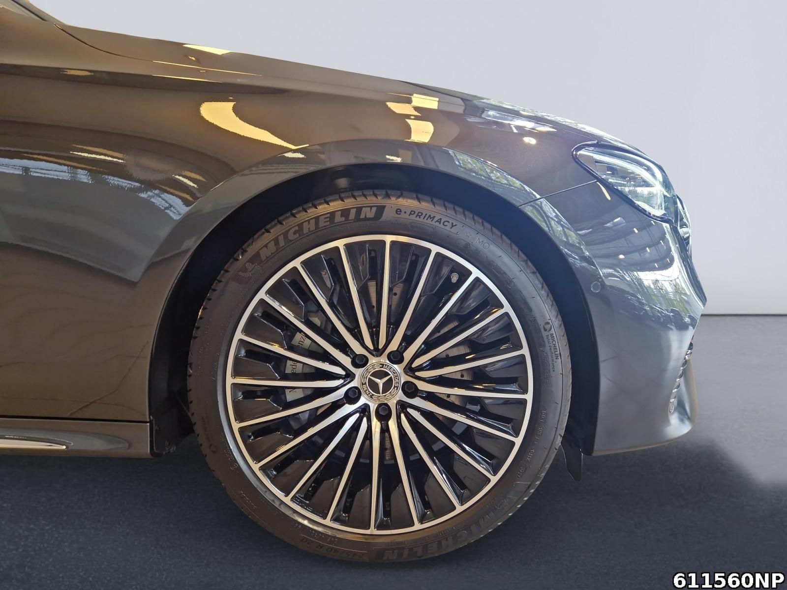 Fahrzeugabbildung Mercedes-Benz E 300 T Exclusive Premium+ Pano AHK Burmester