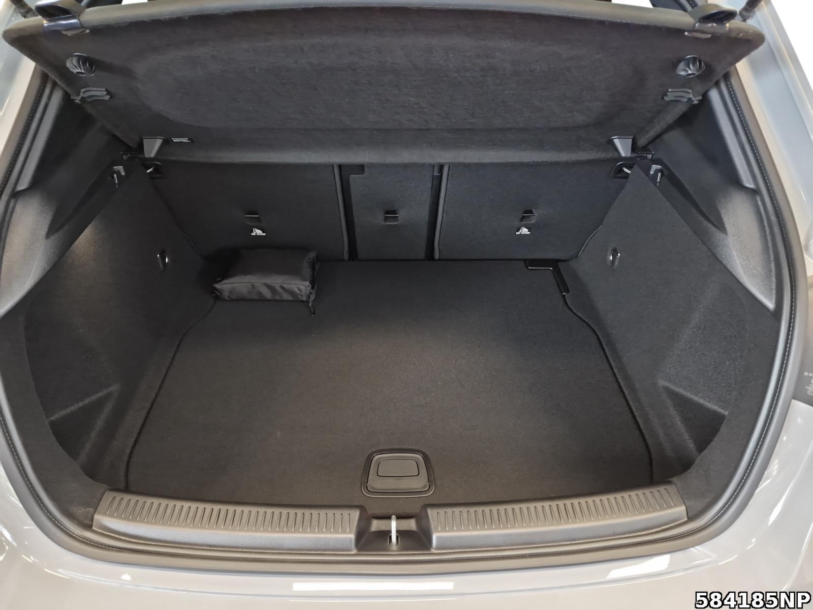 Fahrzeugabbildung Mercedes-Benz A 200 Kompaktlimousine EDITION+BURMESTER+360°KAM