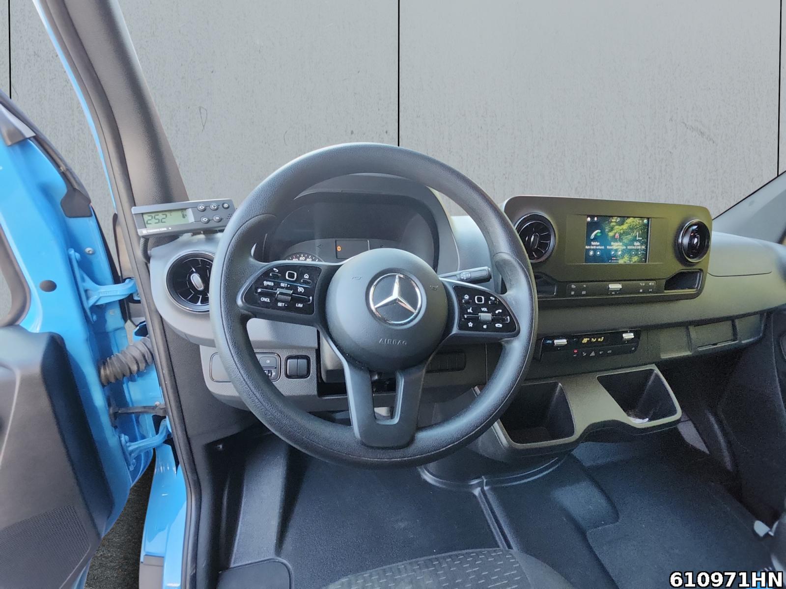 Fahrzeugabbildung Mercedes-Benz Sprinter 317 CDI Tiefkühlkoffer*V500max*Kamera*